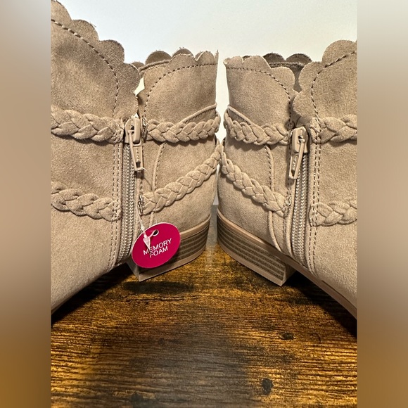 SO Girls Taupe Jada Faux Suede Ankle Boots NWT Various Sizes - Picture 5 of 6